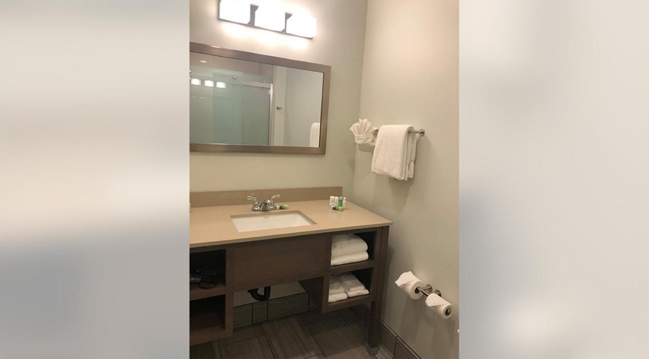 Kodiak Compass Suites Екстериор снимка