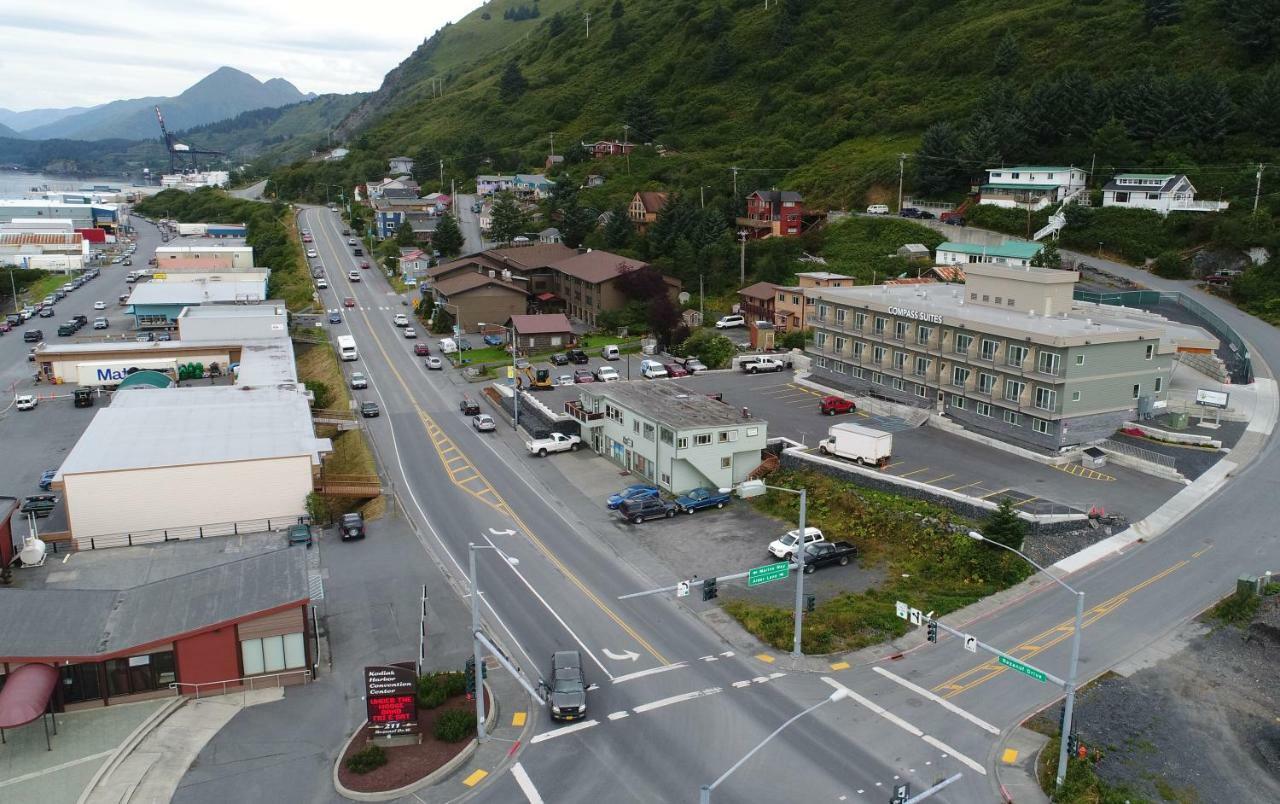 Kodiak Compass Suites Екстериор снимка