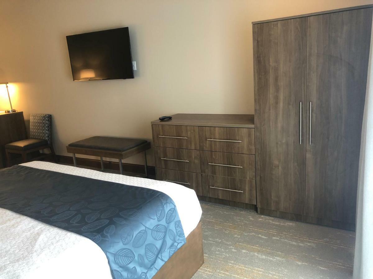 Kodiak Compass Suites Екстериор снимка