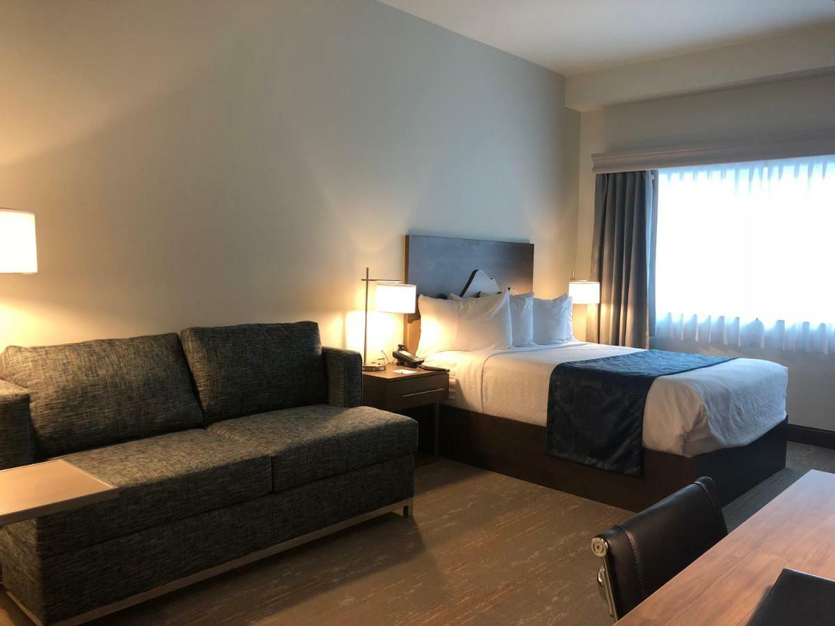 Kodiak Compass Suites Екстериор снимка